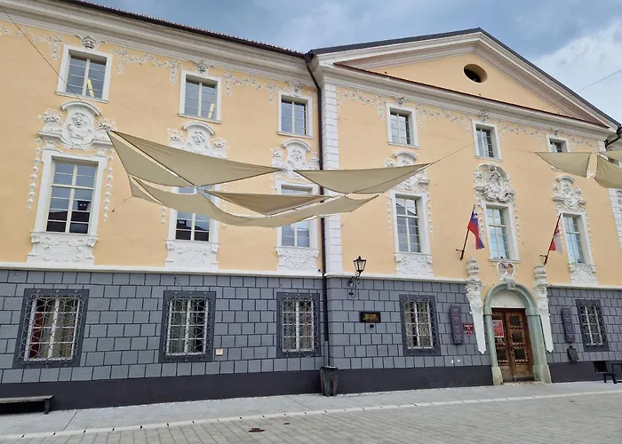 Sobe Lotrist Maison d'hôtes